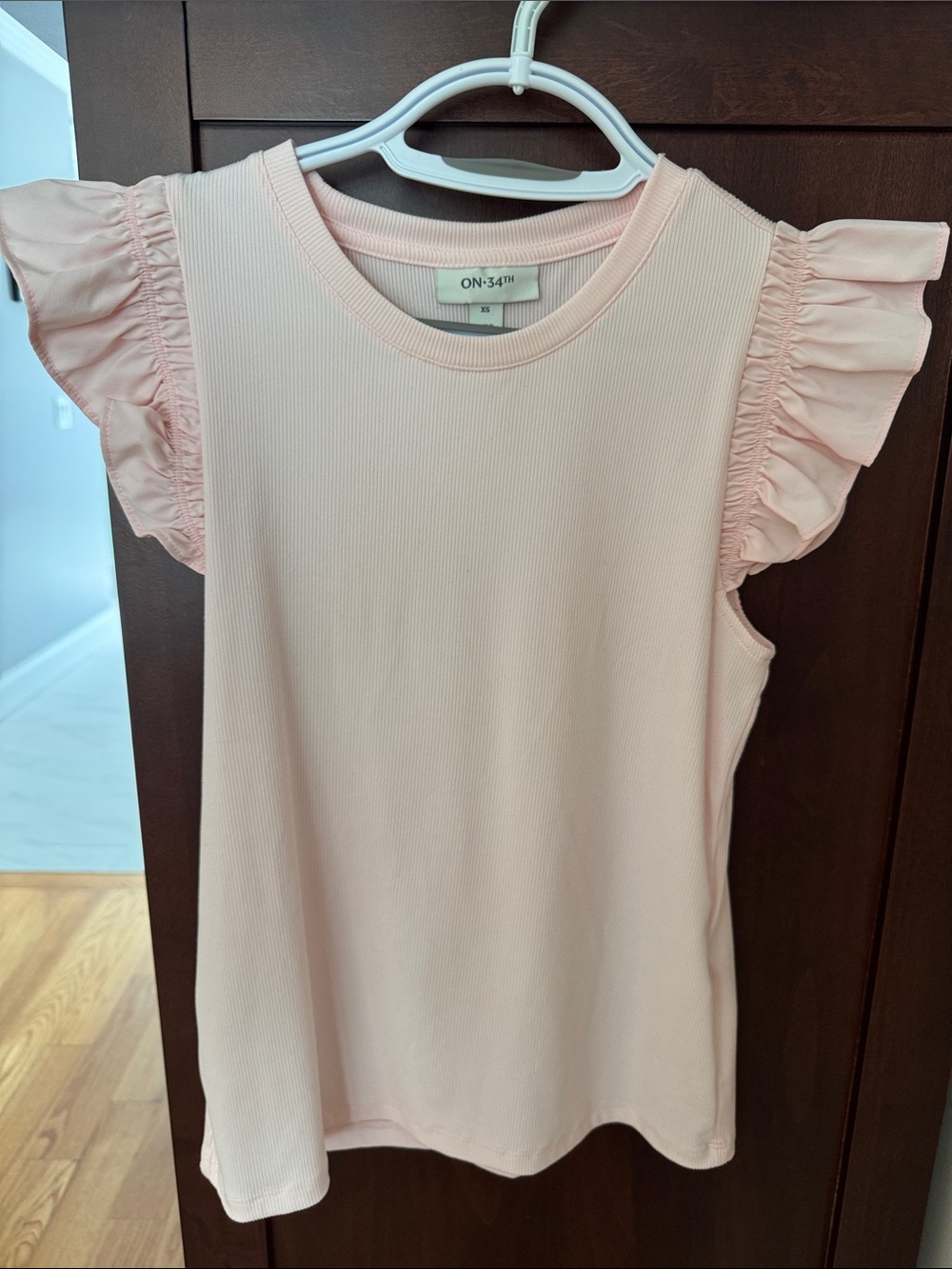 ON·34th Woman’s ' Pink Ruffle Sleeve Ribbed Top